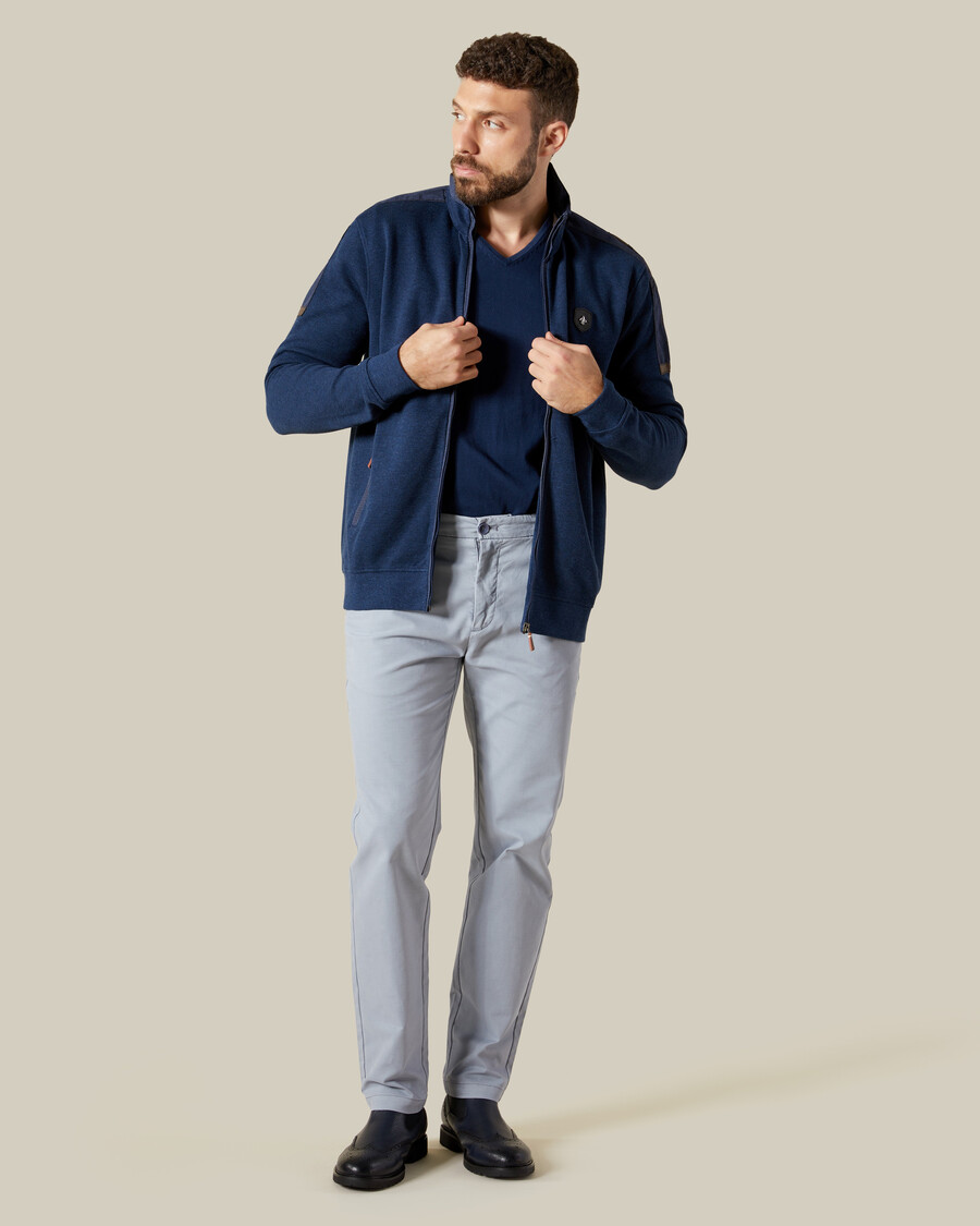strickjacke mit jeansflicken