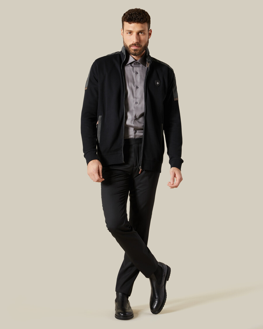 strickjacke mit jeansflicken