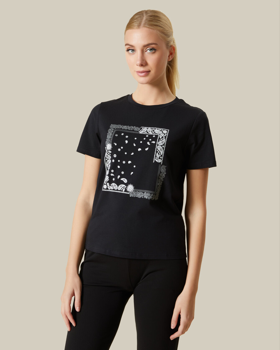 t-shirt mit paisley-print