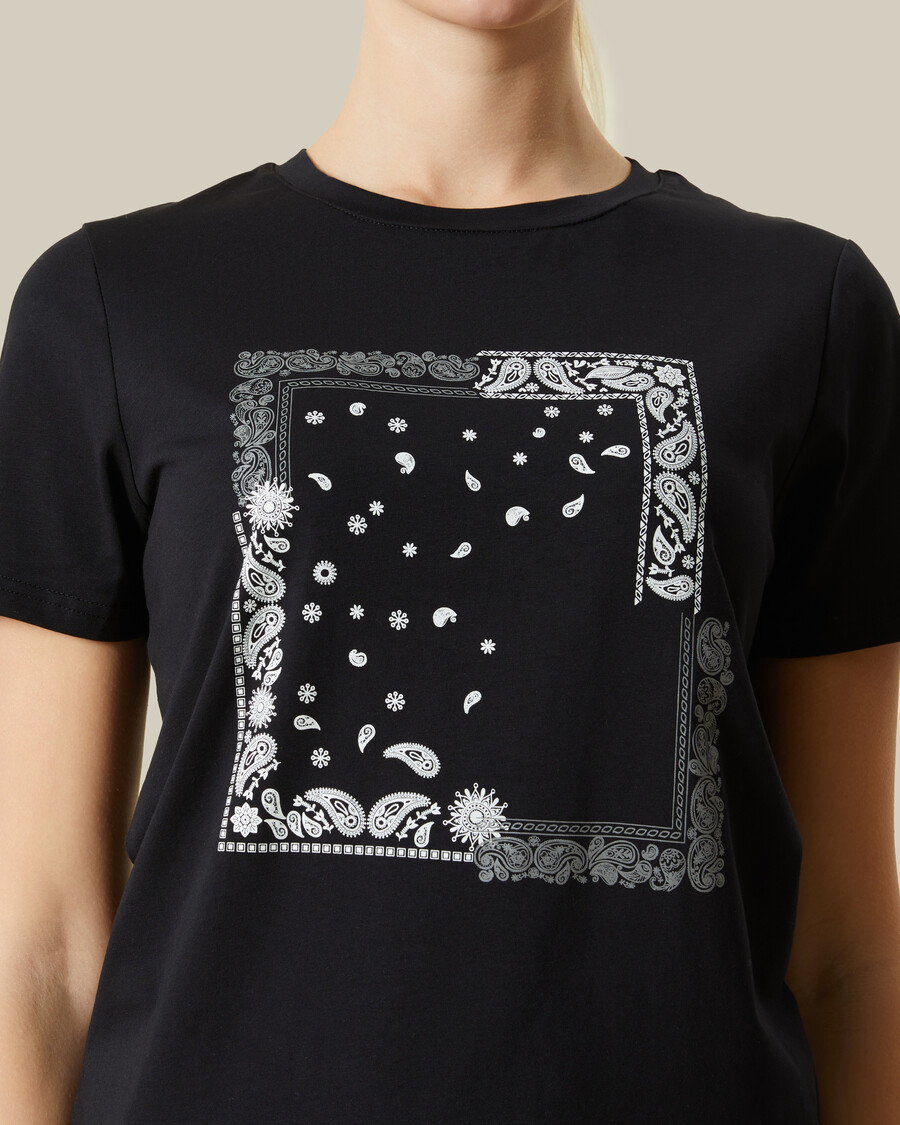 t-shirt mit paisley-print