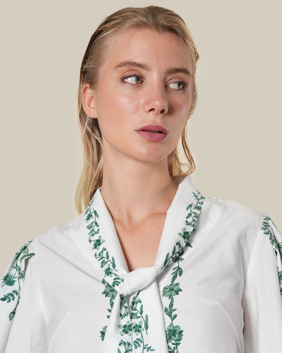 hemd mit kleinem blumenmuster zum binden