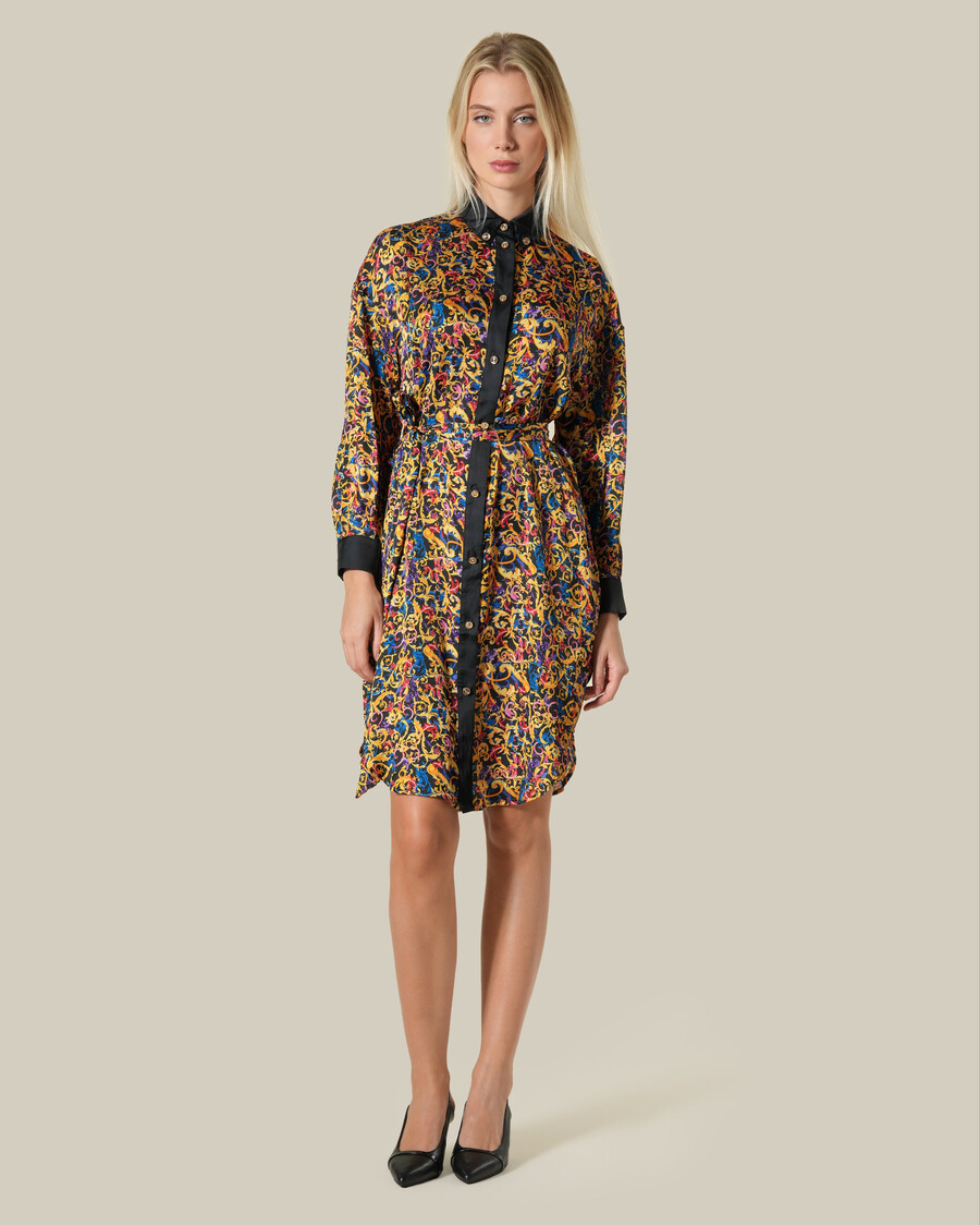 mehrfarbiges hemdkleid mit barockmuster