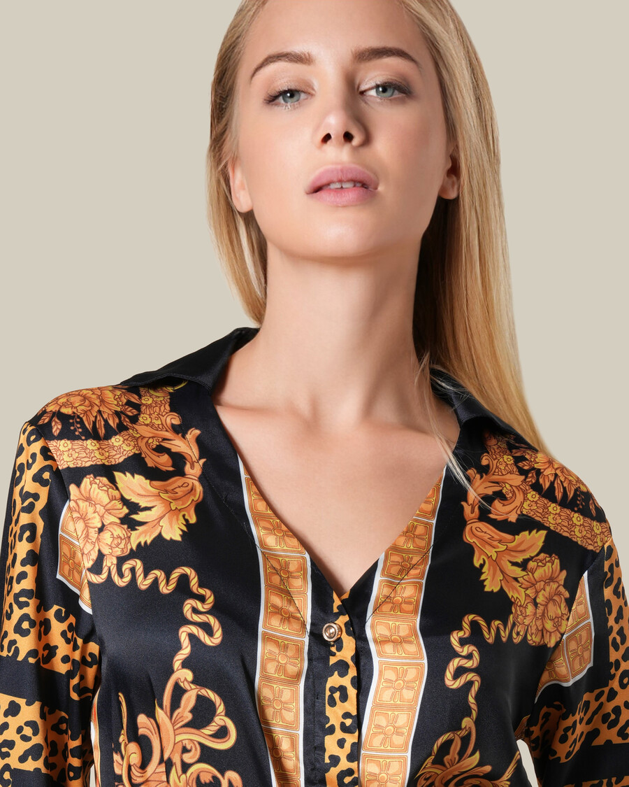 minikleid mit leopardenmuster im barockstil