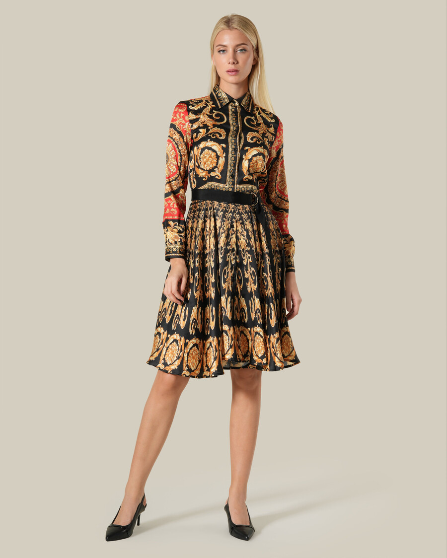 spanisches kleid im barockstil mit print