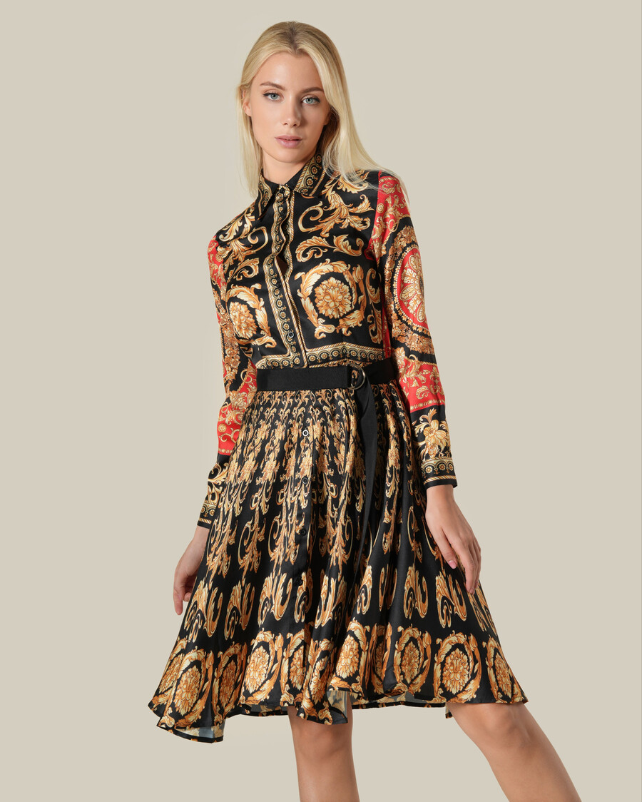 spanisches kleid im barockstil mit print
