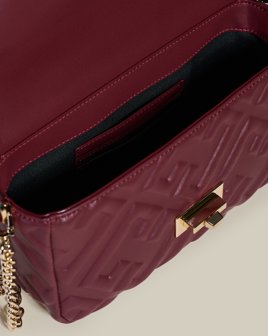 tasche aus geprägtem leder