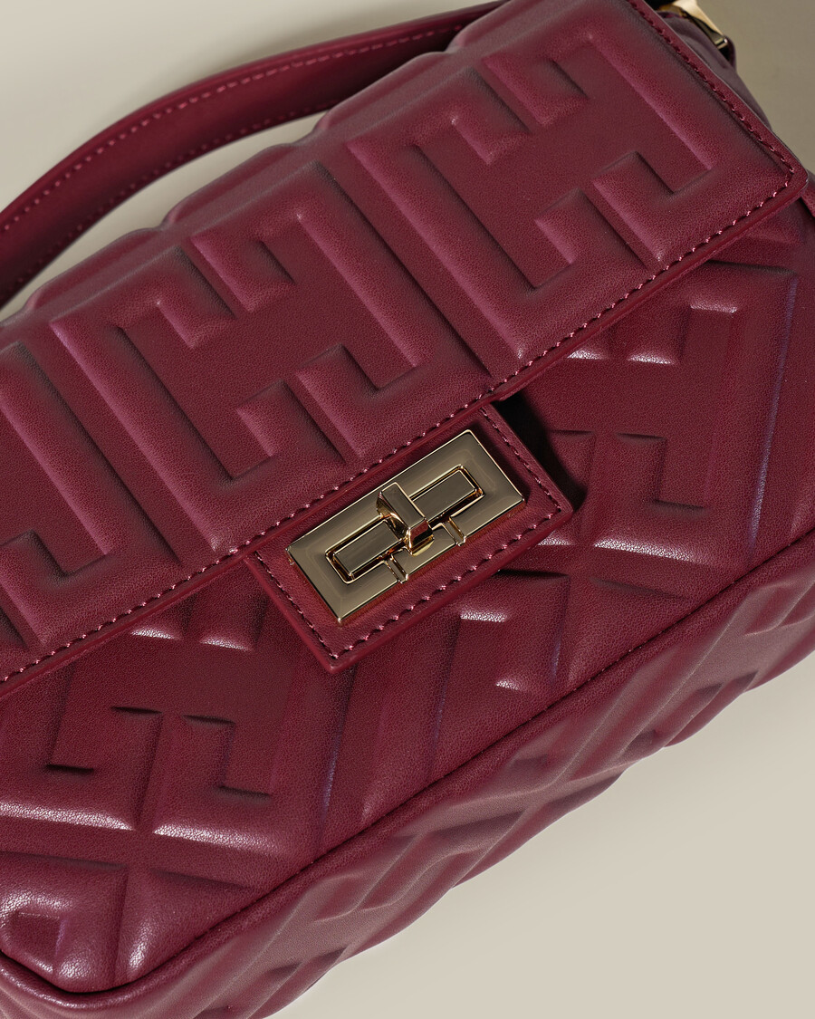 tasche aus geprägtem leder