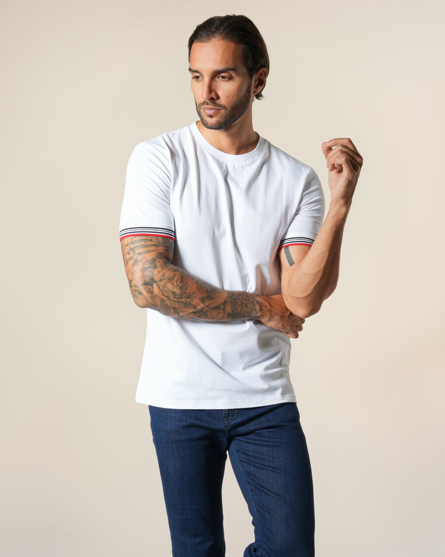 klassisches t-shirt mit streifenrippe