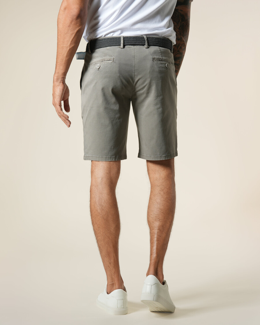 schmal geschnittene bermuda-shorts