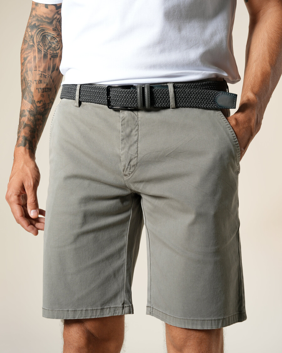 schmal geschnittene bermuda-shorts